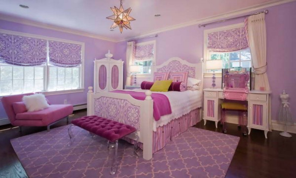 Lil-Girl-Bedroom-Design-With-Feather-Pillow