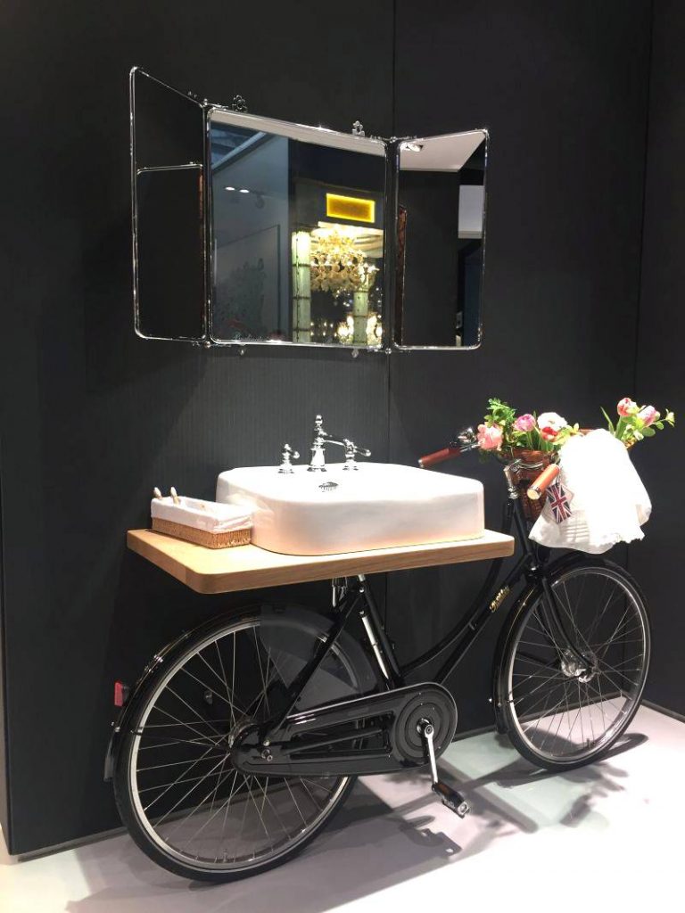 recycle-an-old-bike-and-turn-it-into-a-vanity