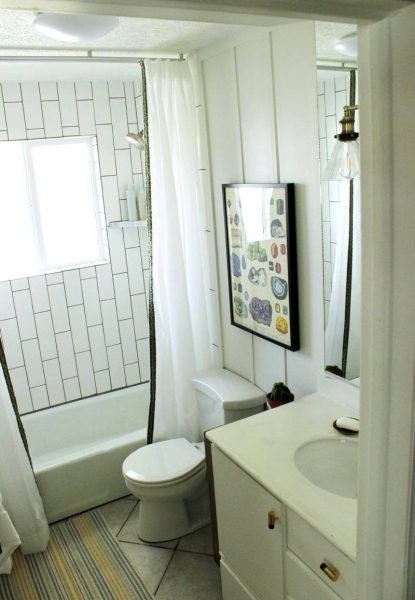 Bathroom accessories to decorate