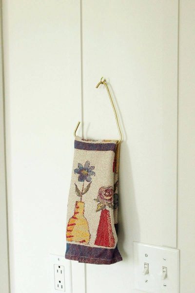 Gold wire to hang a towel